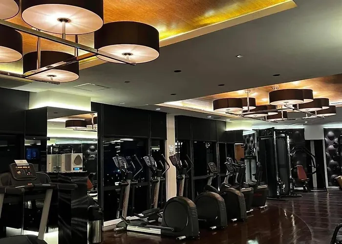 Prime Location Walk To Nightlife! The Gramercy Apartment