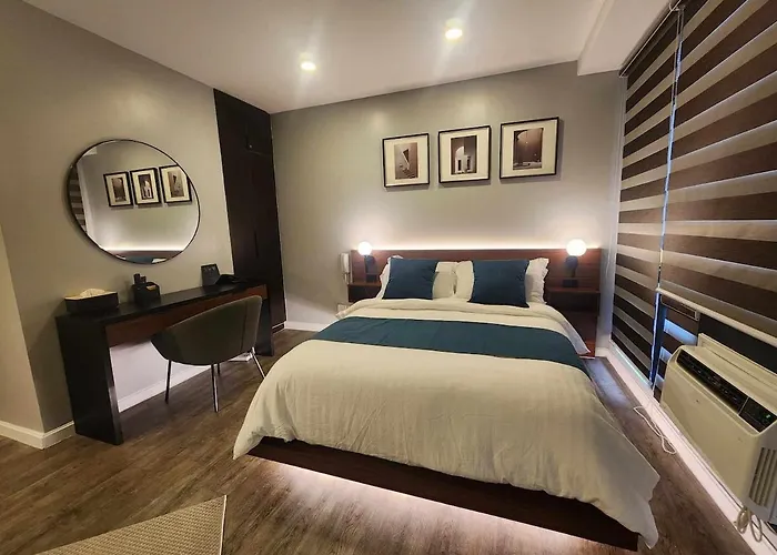 Prime Location Walk To Nightlife! The Gramercy Apartment *