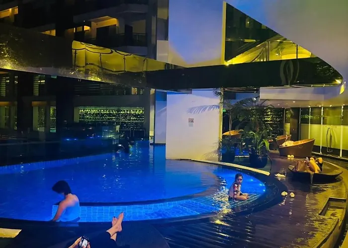 Prime Location Walk To Nightlife! The Gramercy Manila